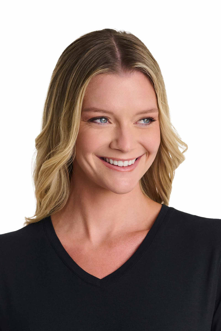 Women's Fitted V-Neck Short Sleeve T-Shirt | Black