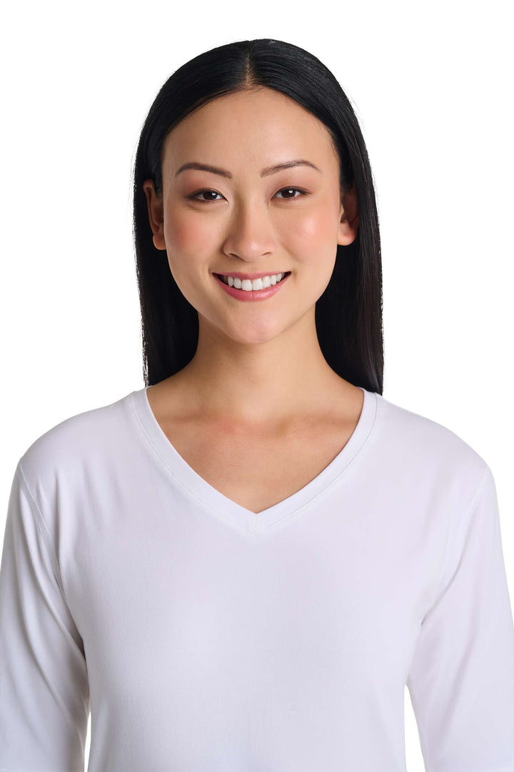 Women's Fitted V-Neck Short Sleeve T-Shirt | White